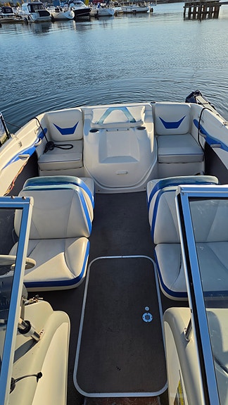 Bayliner 185 BR 2006 – Servad MerCruiser 3.0L 130HK – Aldrig bottenmålad! 6 of 10