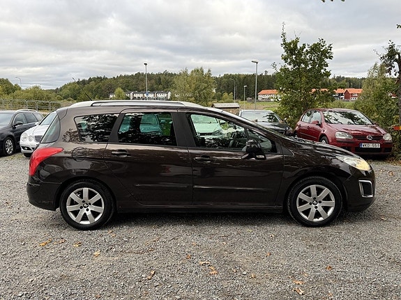 Peugeot 308 SW 8 of 20