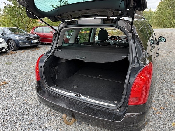 Peugeot 308 SW 19 of 20