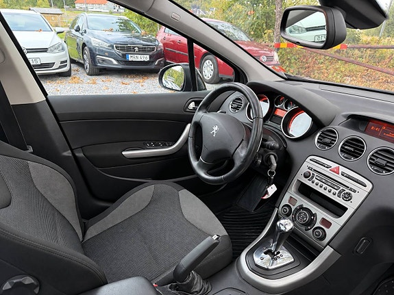 Peugeot 308 SW 10 of 20