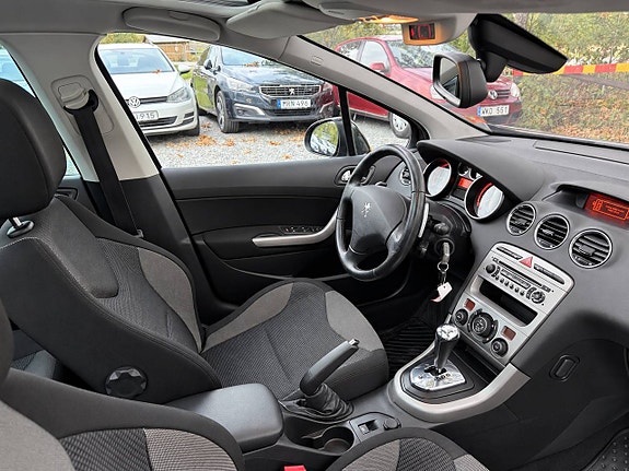 Peugeot 308 SW 12 of 20