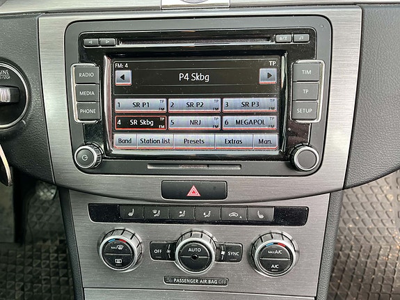 Volkswagen Passat 5 of 11