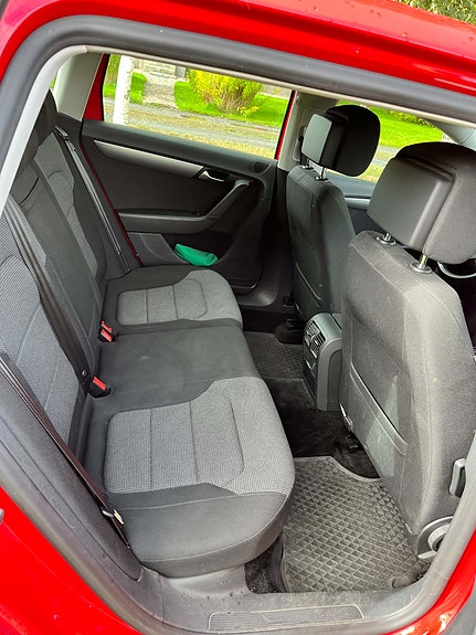 Volkswagen Passat 7 of 11