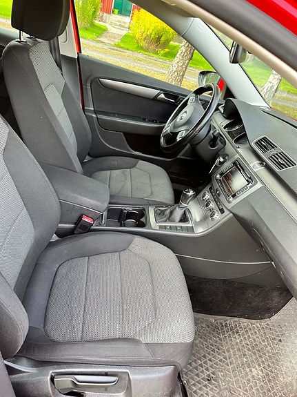 Volkswagen Passat 8 of 11