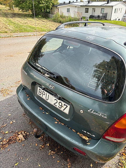 Hyundai Elantra 4 of 9