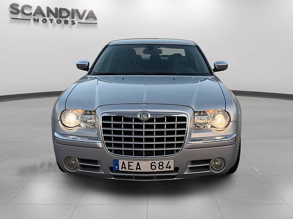 Chrysler 300C 3 of 30