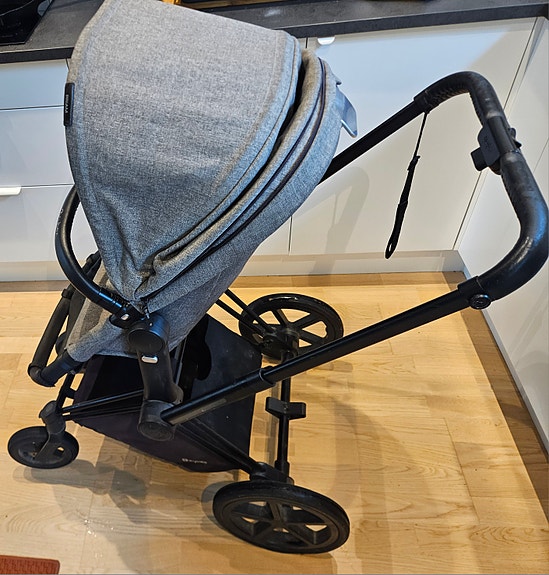 Product image 1 of 3