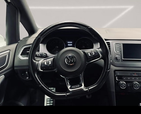 Volkswagen Golf Sportsvan 5 of 9