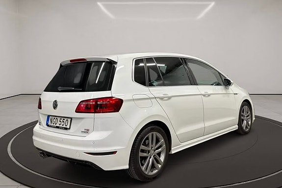 Volkswagen Golf Sportsvan 2 of 9
