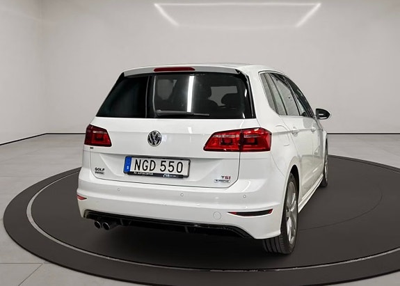Volkswagen Golf Sportsvan 8 of 9