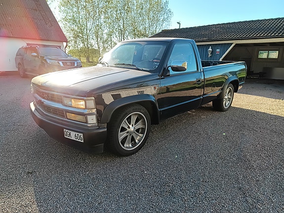 Chevrolet C2500 3 of 9