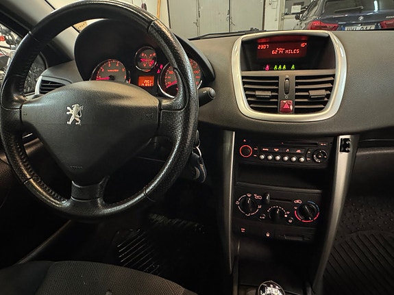 Peugeot 207 12 of 19