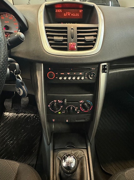 Peugeot 207 15 of 19