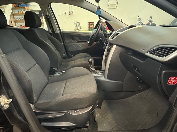 Peugeot 207 17 of 19