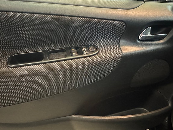 Peugeot 207 14 of 19