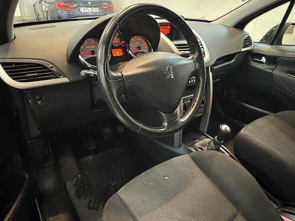 Peugeot 207 8 of 19