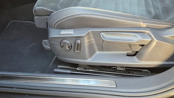 Volkswagen Passat 18 of 25