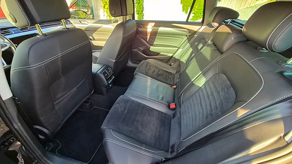 Volkswagen Passat 13 of 25