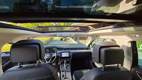 Volkswagen Passat 11 of 25