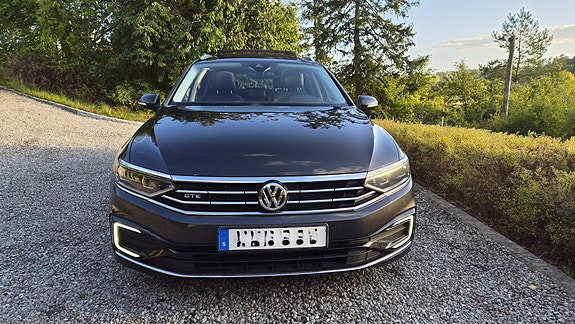 Volkswagen Passat 7 of 25