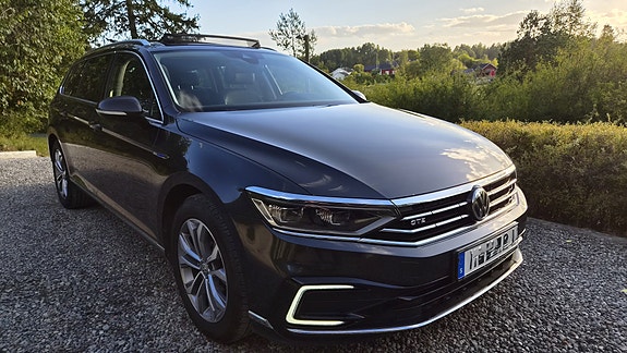 Volkswagen Passat 8 of 25