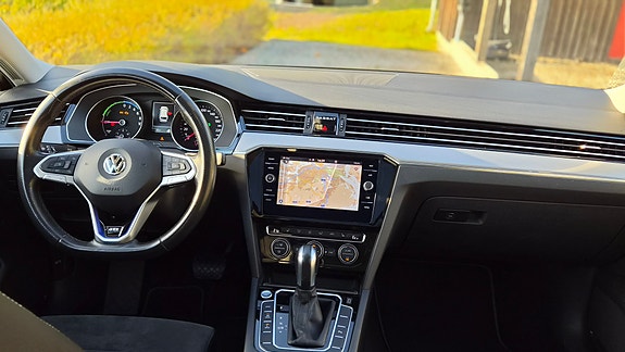 Volkswagen Passat 15 of 25