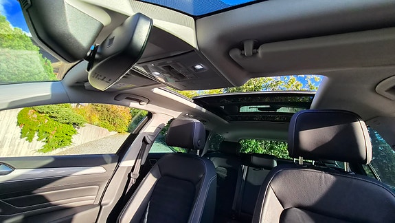Volkswagen Passat 10 of 25