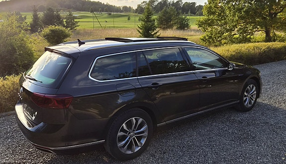 Volkswagen Passat 4 of 25