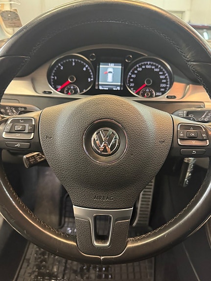 Volkswagen Passat Alltrack 16 of 29