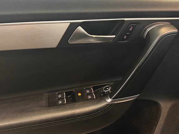 Volkswagen Passat Alltrack 26 of 29