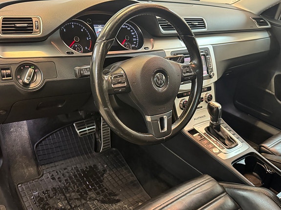 Volkswagen Passat Alltrack 11 of 29