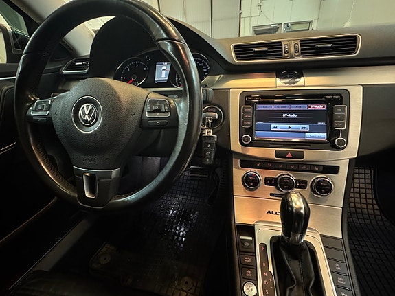 Volkswagen Passat Alltrack 17 of 29