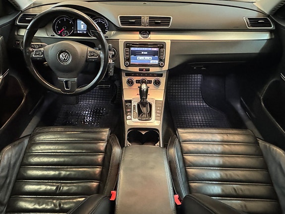 Volkswagen Passat Alltrack 18 of 29