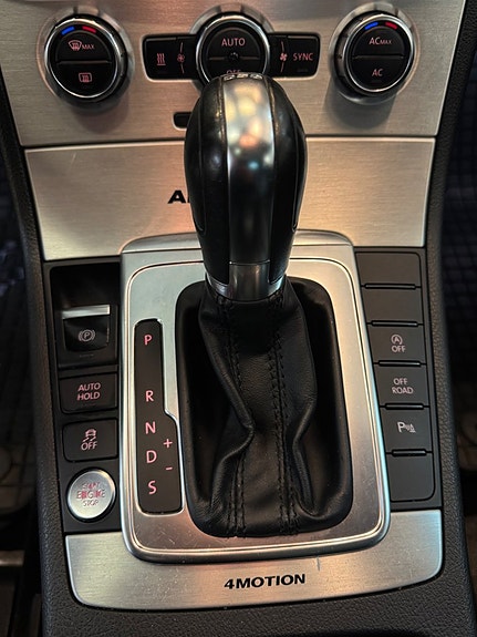 Volkswagen Passat Alltrack 23 of 29