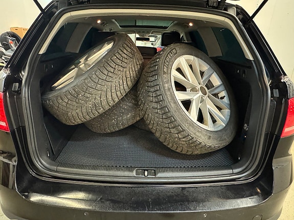Volkswagen Passat Alltrack 28 of 29