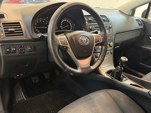 Toyota Avensis 11 of 24