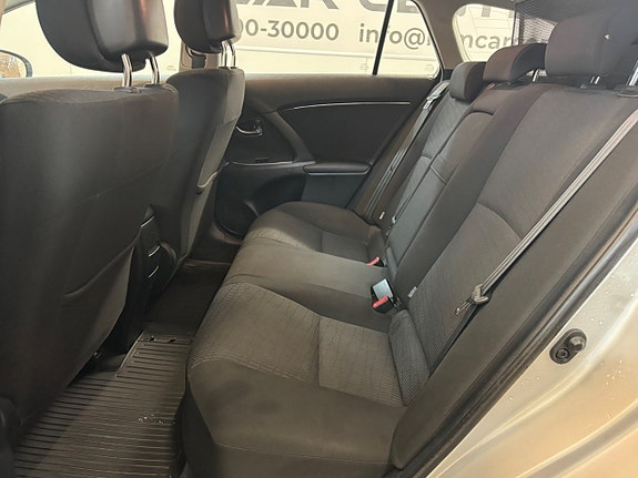 Toyota Avensis 22 of 24