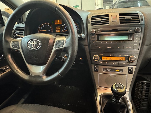 Toyota Avensis 14 of 24