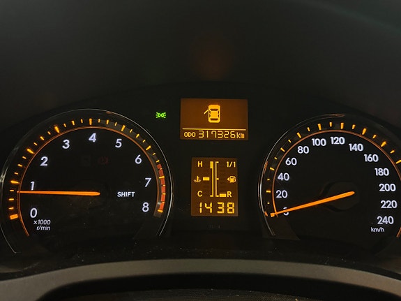 Toyota Avensis 16 of 24