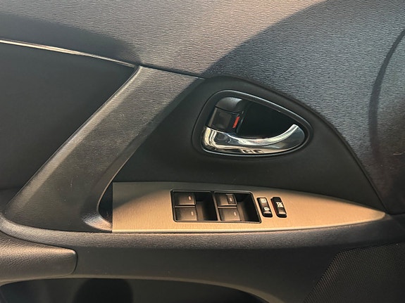 Toyota Avensis 23 of 24