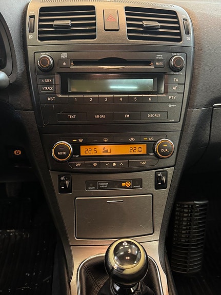 Toyota Avensis 17 of 24