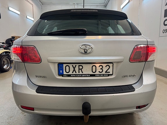 Toyota Avensis 9 of 24