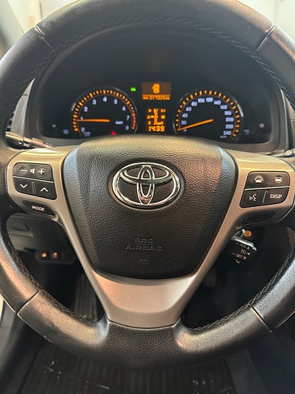 Toyota Avensis 12 of 24
