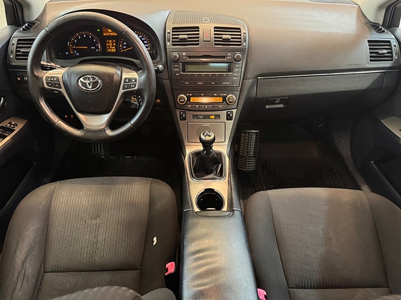 Toyota Avensis 13 of 24