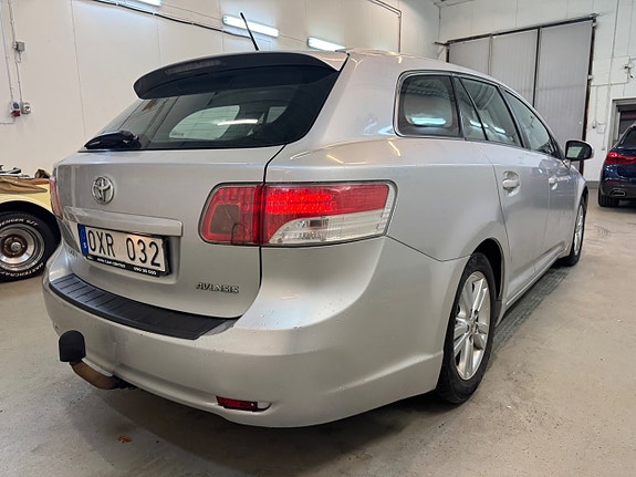 Toyota Avensis 8 of 24