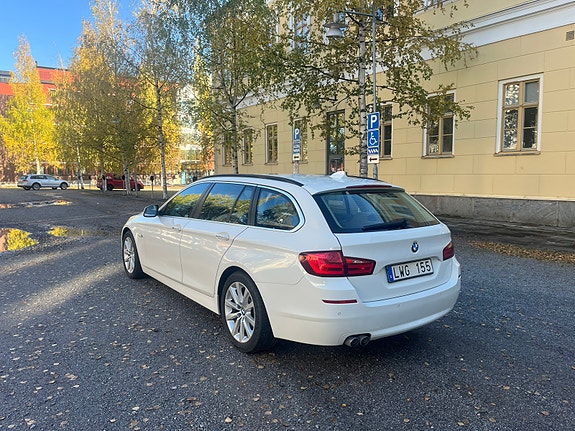BMW 520d 4 of 30