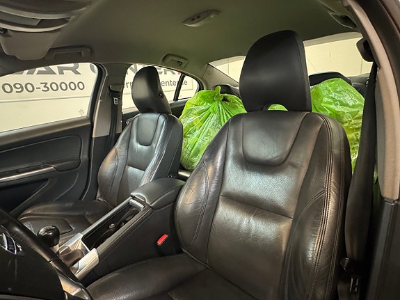 Volvo S60 19 of 24
