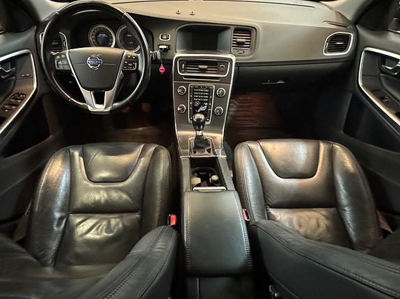 Volvo S60 13 of 24