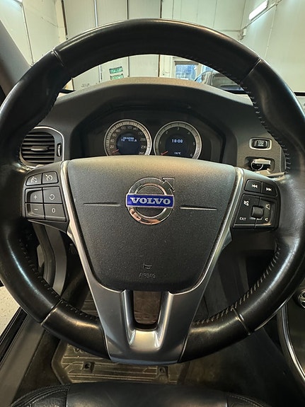 Volvo S60 12 of 24