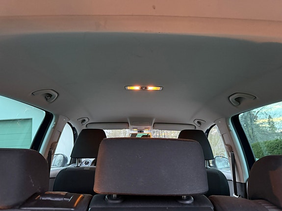 Volkswagen Tiguan 13 of 19
